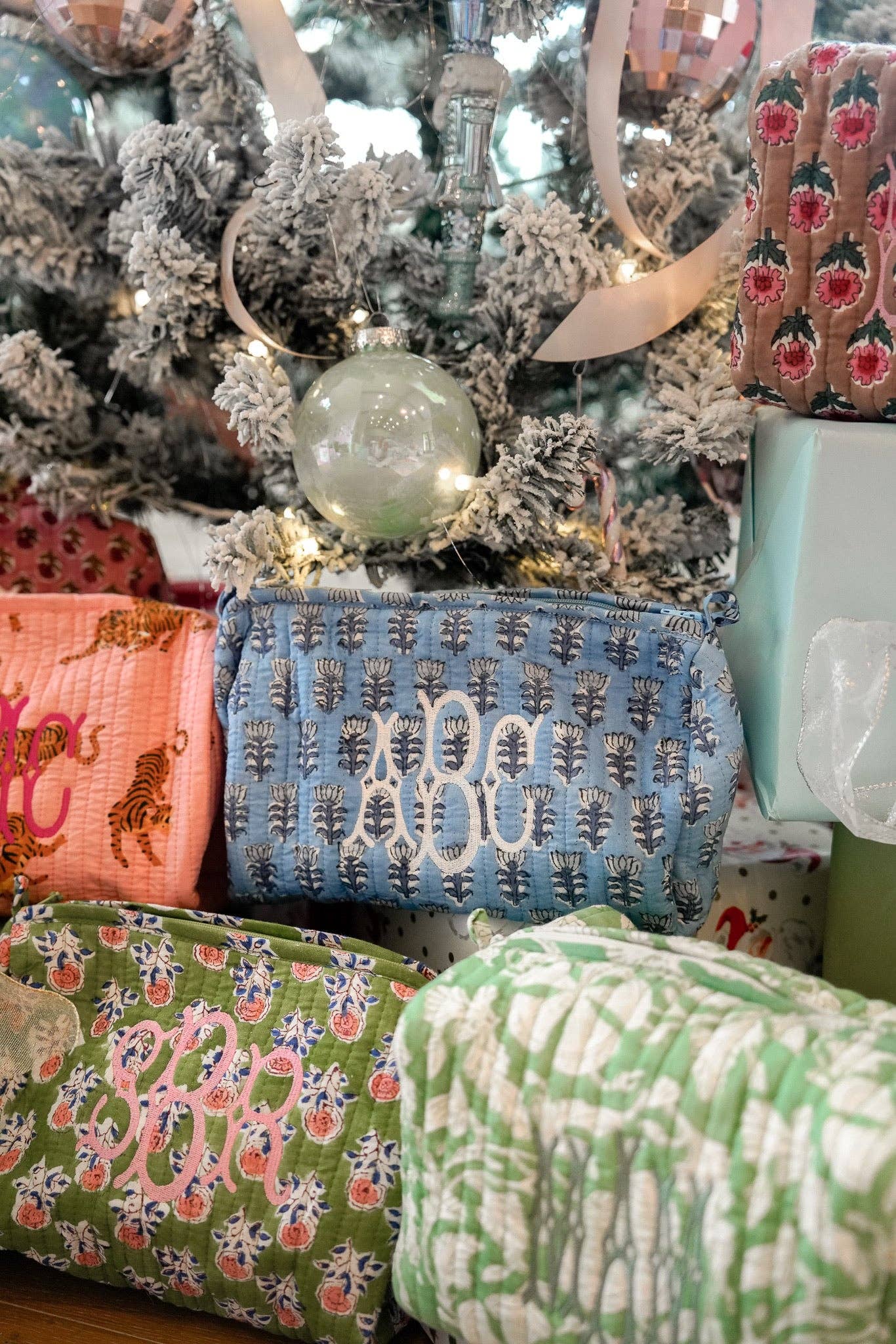 Quilted Block-Print Makeup Bag: Green Gardenia