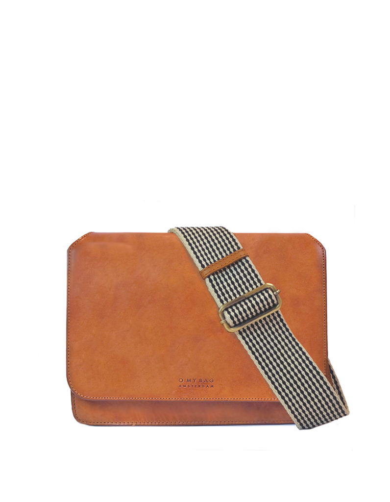 Audrey Cognac Classic Leather + Extra Checkered Strap
