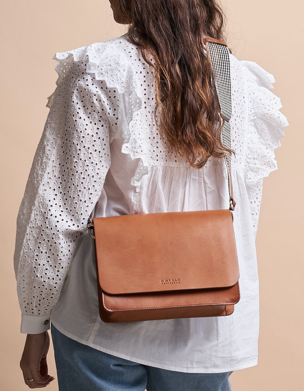 Audrey Cognac Classic Leather + Extra Checkered Strap